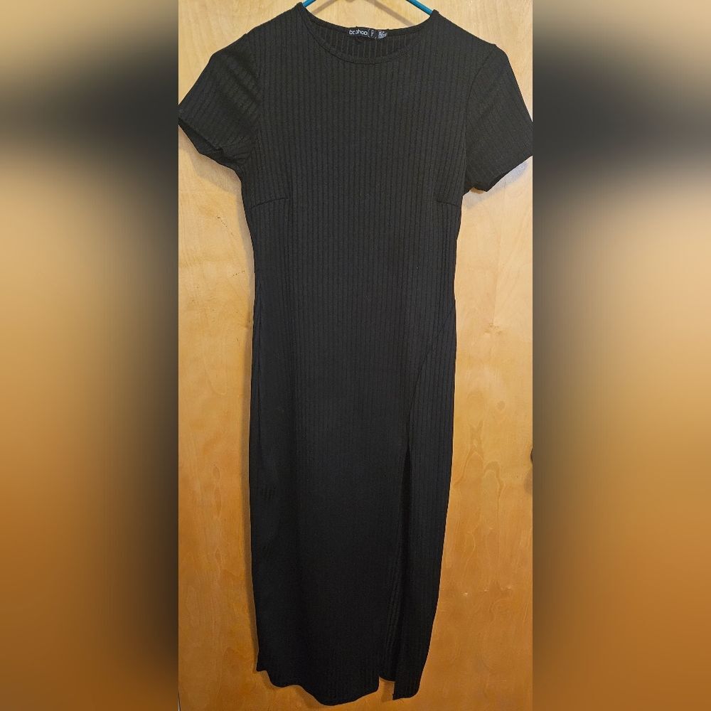 Boohoo Mid way black ribbed crew neck  dress size 6 *
